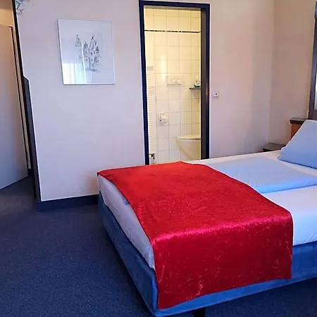 Main Eckert 3 Hotel 3*