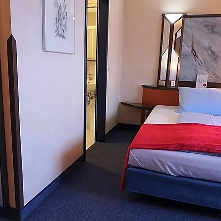 Main Eckert 3 Hotel 3*